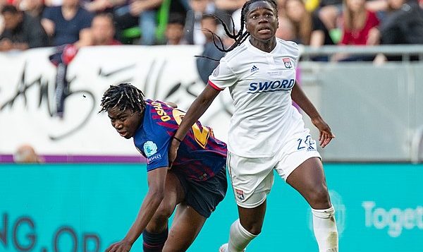Asisat Oshoala (Nigeria) vom FC Barcelona in der Champions League 2019