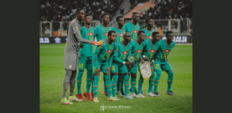 Das senegalesische Nationalteam im Nelson-Mandela-Stadion in Algerien. Beim CHAN treten ausschließlich afrikanische Spieler an, die in ihren heimischen Ligen spielen. ©Oussama Rezouali Photography