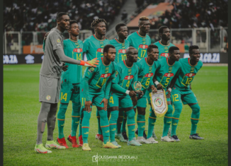 Das senegalesische Nationalteam im Nelson-Mandela-Stadion in Algerien. Beim CHAN treten ausschließlich afrikanische Spieler an, die in ihren heimischen Ligen spielen. ©Oussama Rezouali Photography