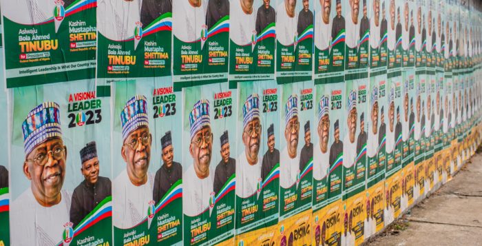 Election,Advert,Posters,Of,The,Apc,Presidential,Candidate,Bola,Ahmed Ergebnis eines gut geführten Wahlkampfs? Bola Tinubu gewann die Präsidentschaftswahl in Nigeria mit 37% der Wählerstimmen. © Tolu Owoeye, Shutterstock