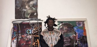Der Künstler Natisa Exocé Kasongo traf unsere Redakteurin Lina Noll zum Interview. Derzeit wird seine Kunst in der ARTCO Gallery in Berlin ausgestellt. © Natisa Exocé Kasongo